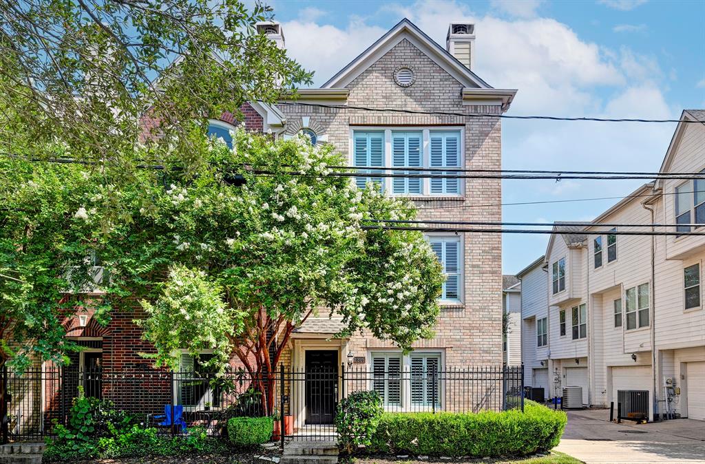 1506 W Webster Street