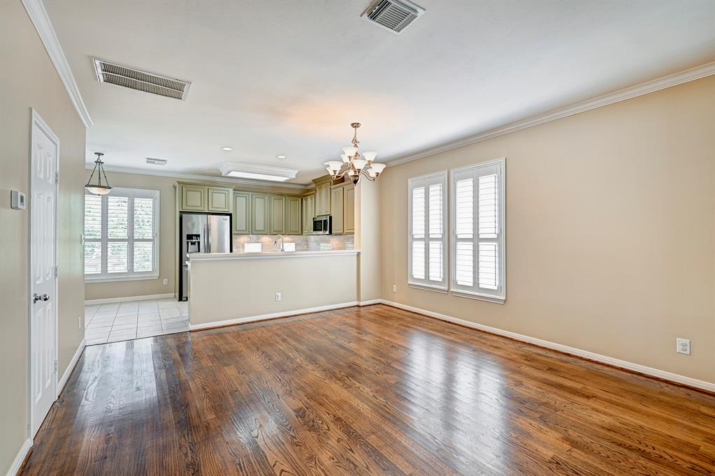 1506 W Webster Street