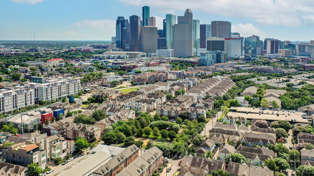 1506 W Webster Street