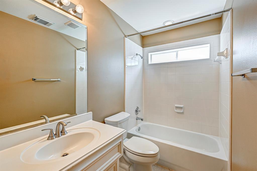 1506 W Webster Street