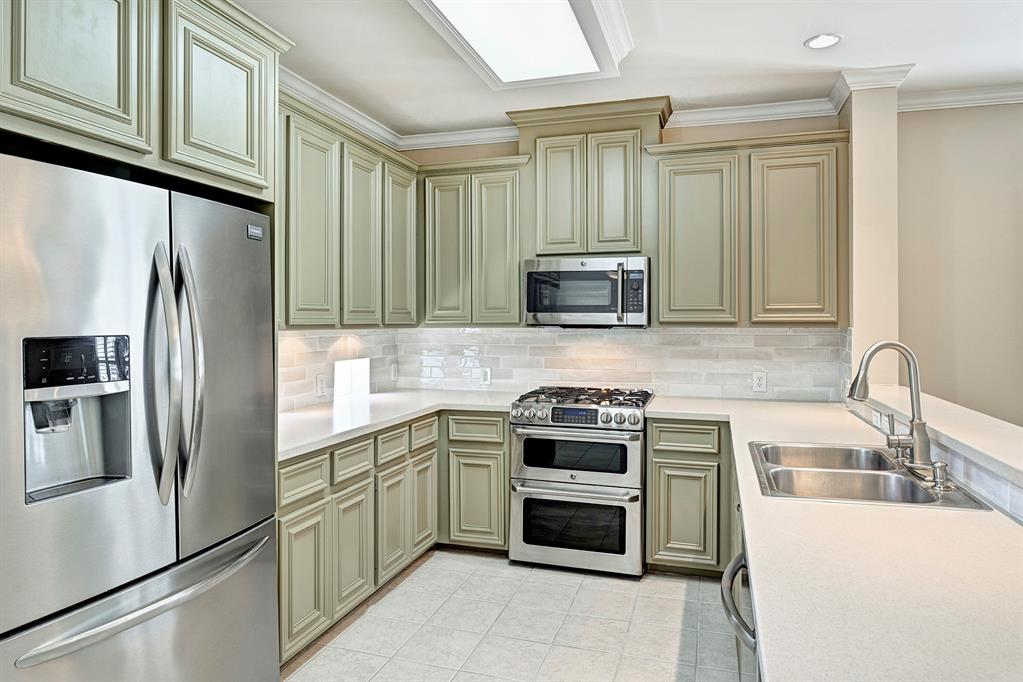 1506 W Webster Street