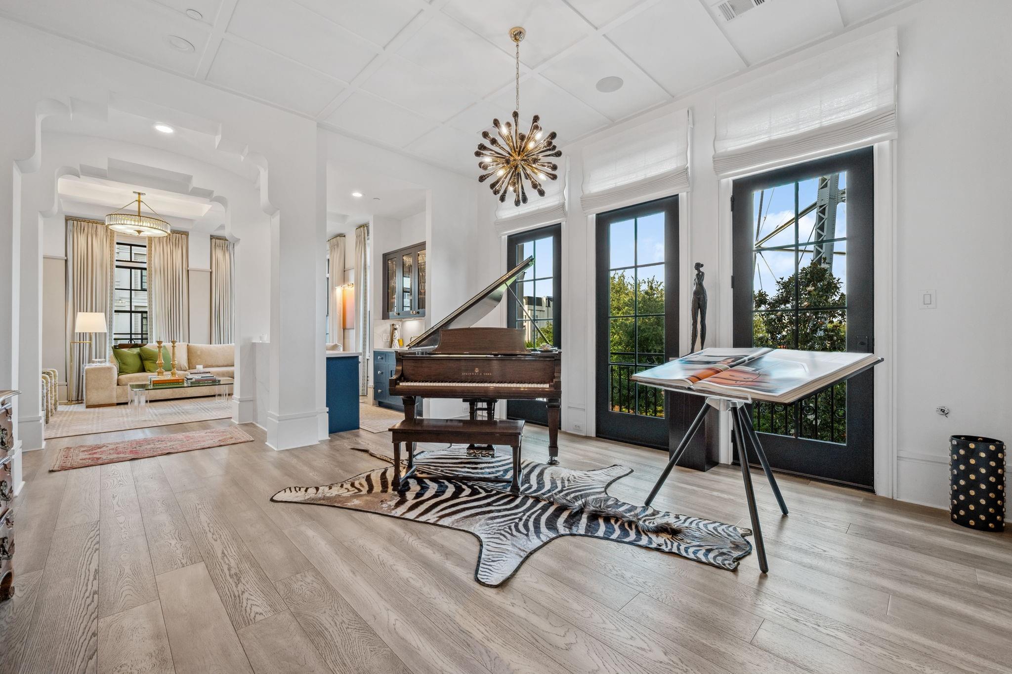 81 Crain Square Boulevard