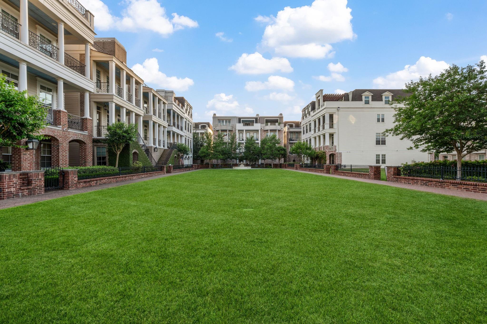 81 Crain Square Boulevard