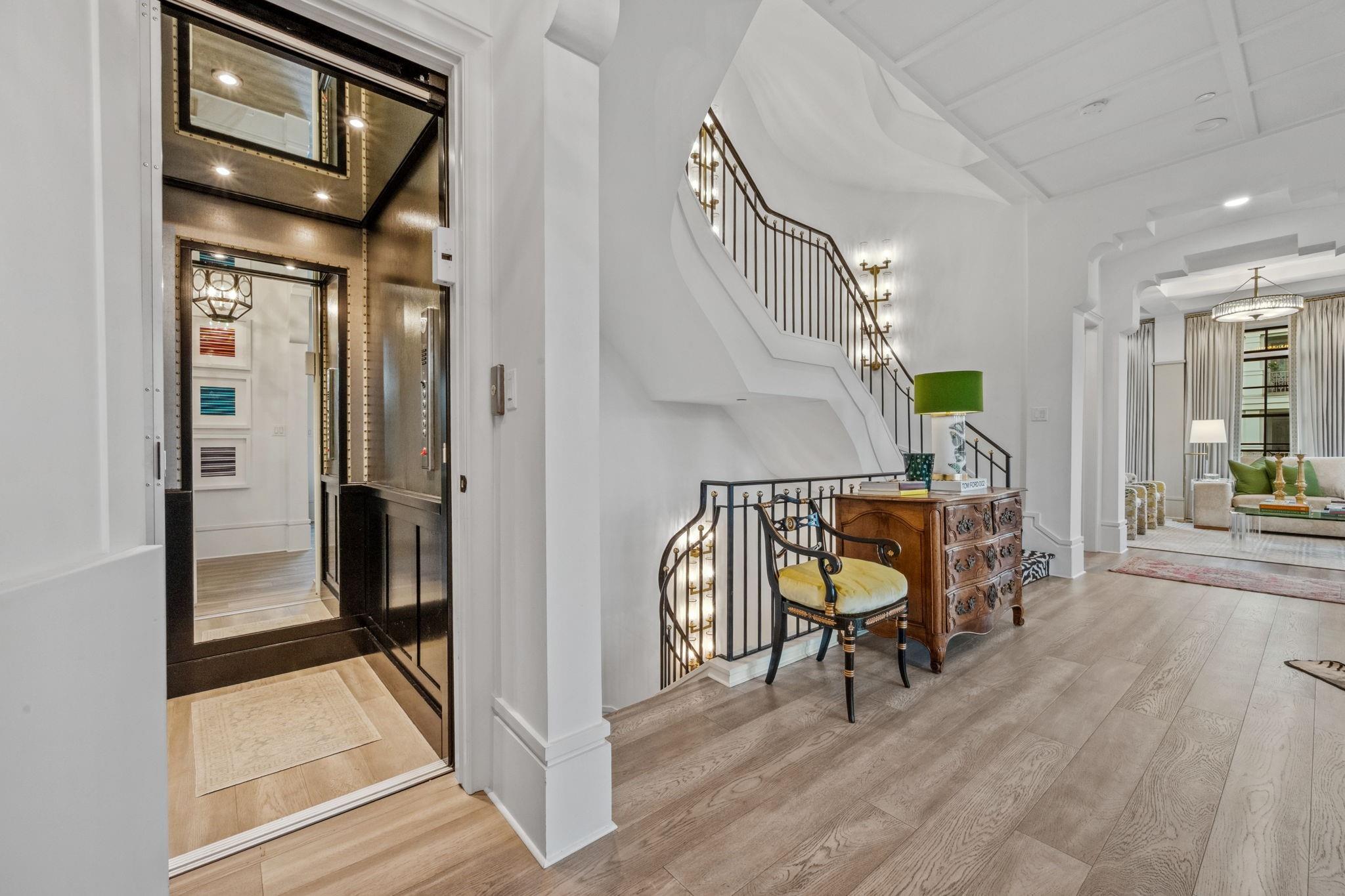 81 Crain Square Boulevard