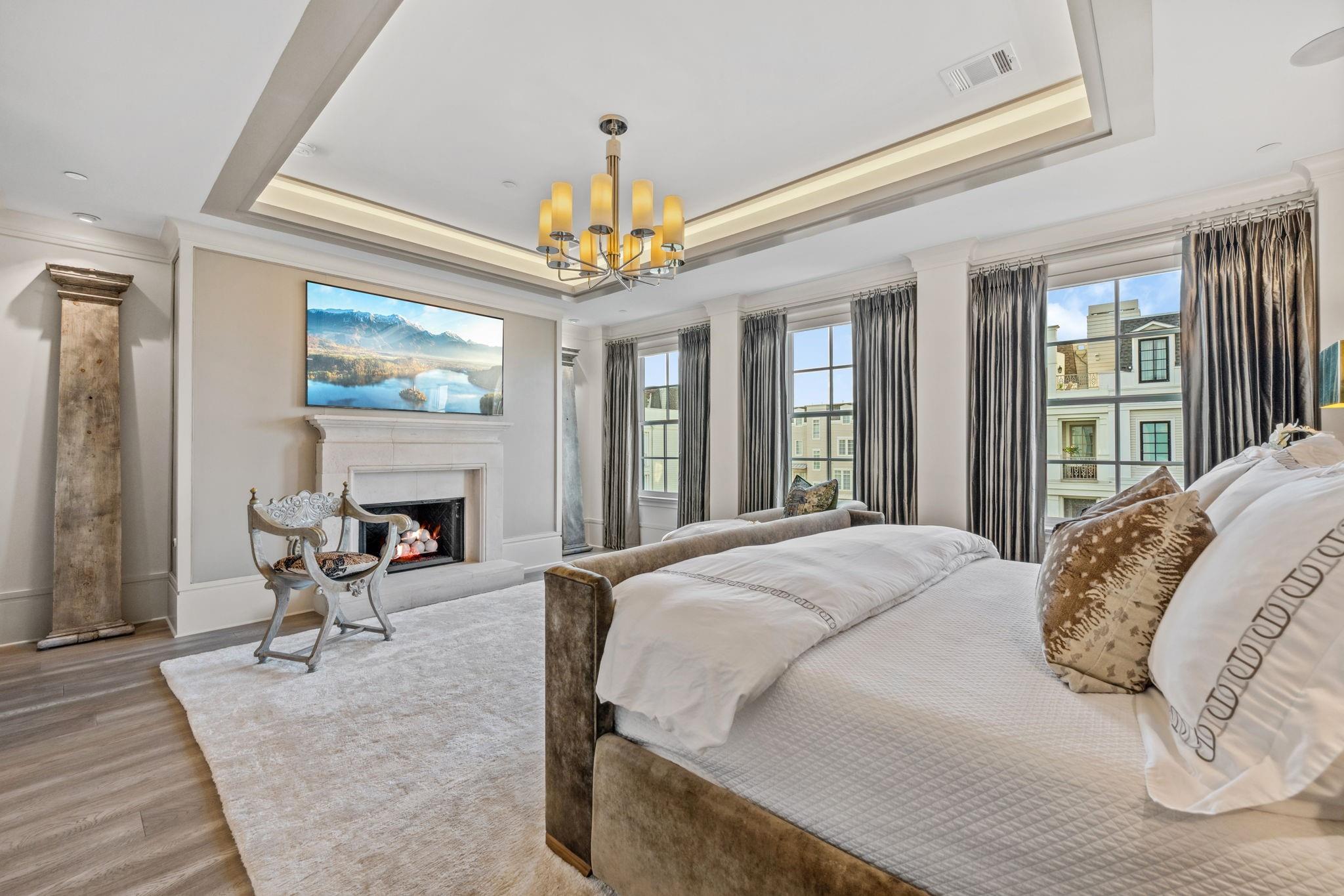 81 Crain Square Boulevard