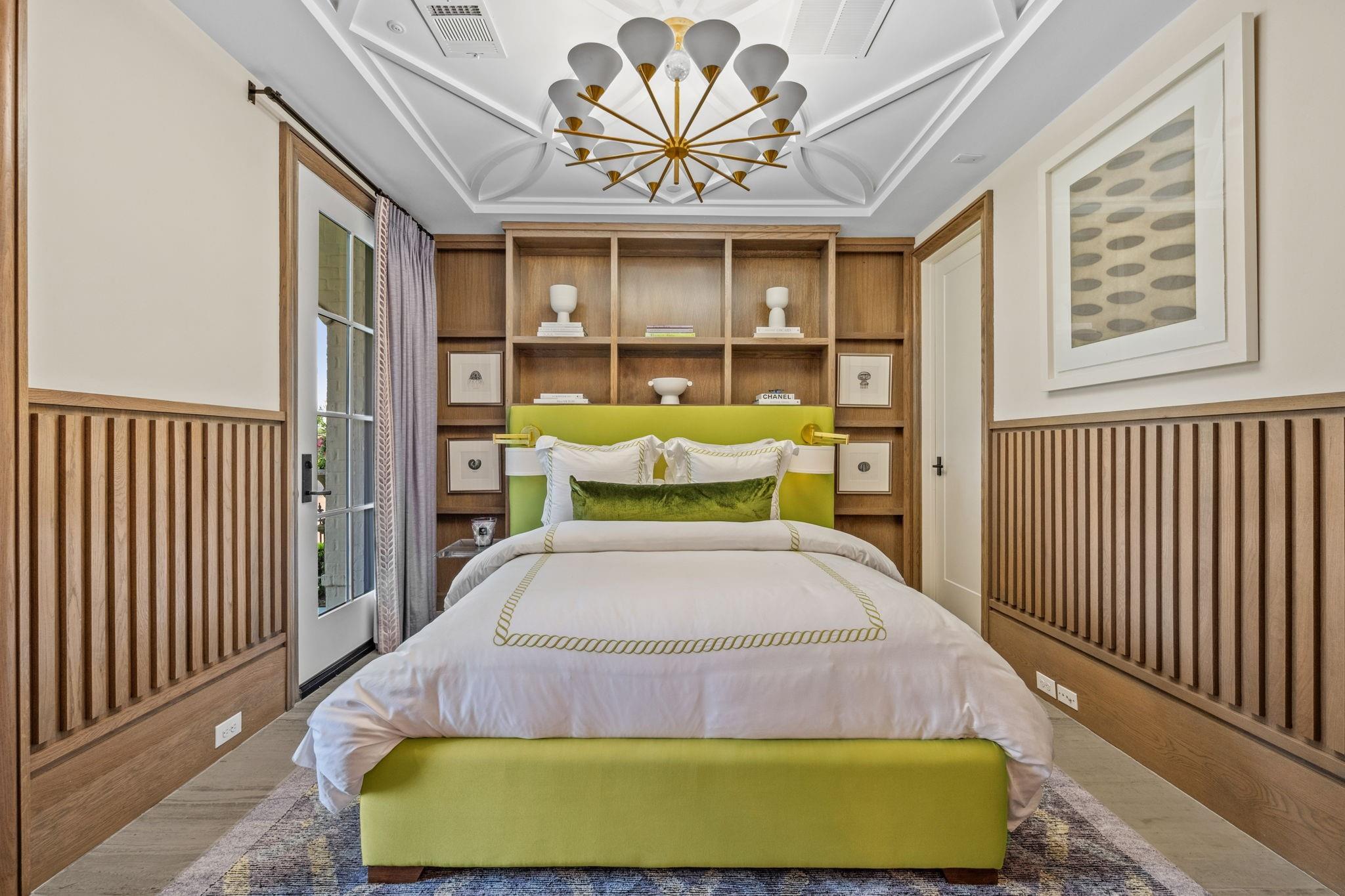 81 Crain Square Boulevard