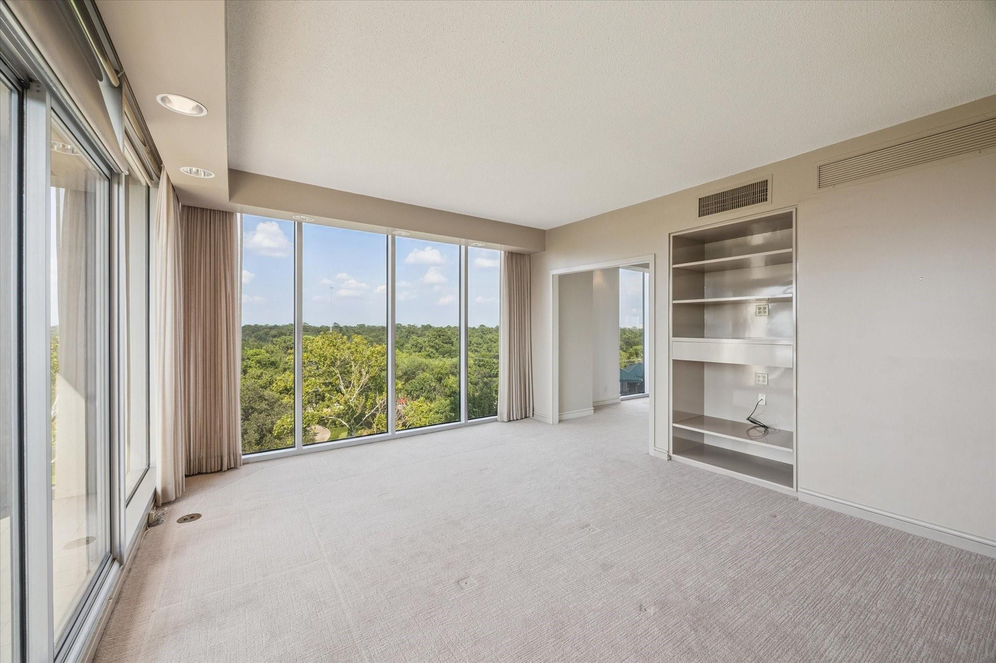 121 N Post Oak Lane # 701