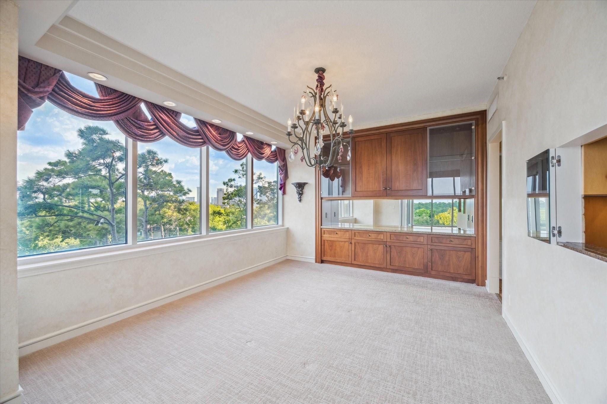 121 N Post Oak Lane # 701