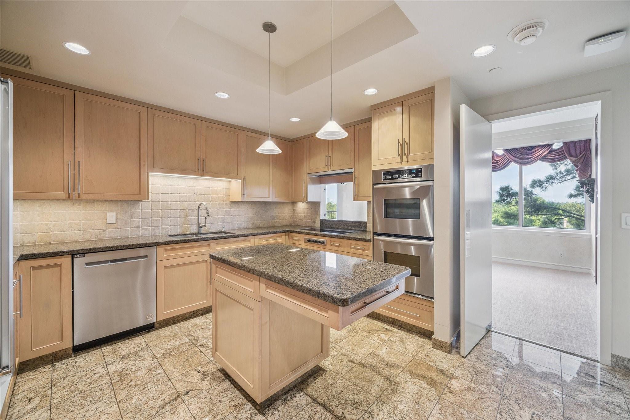 121 N Post Oak Lane # 701