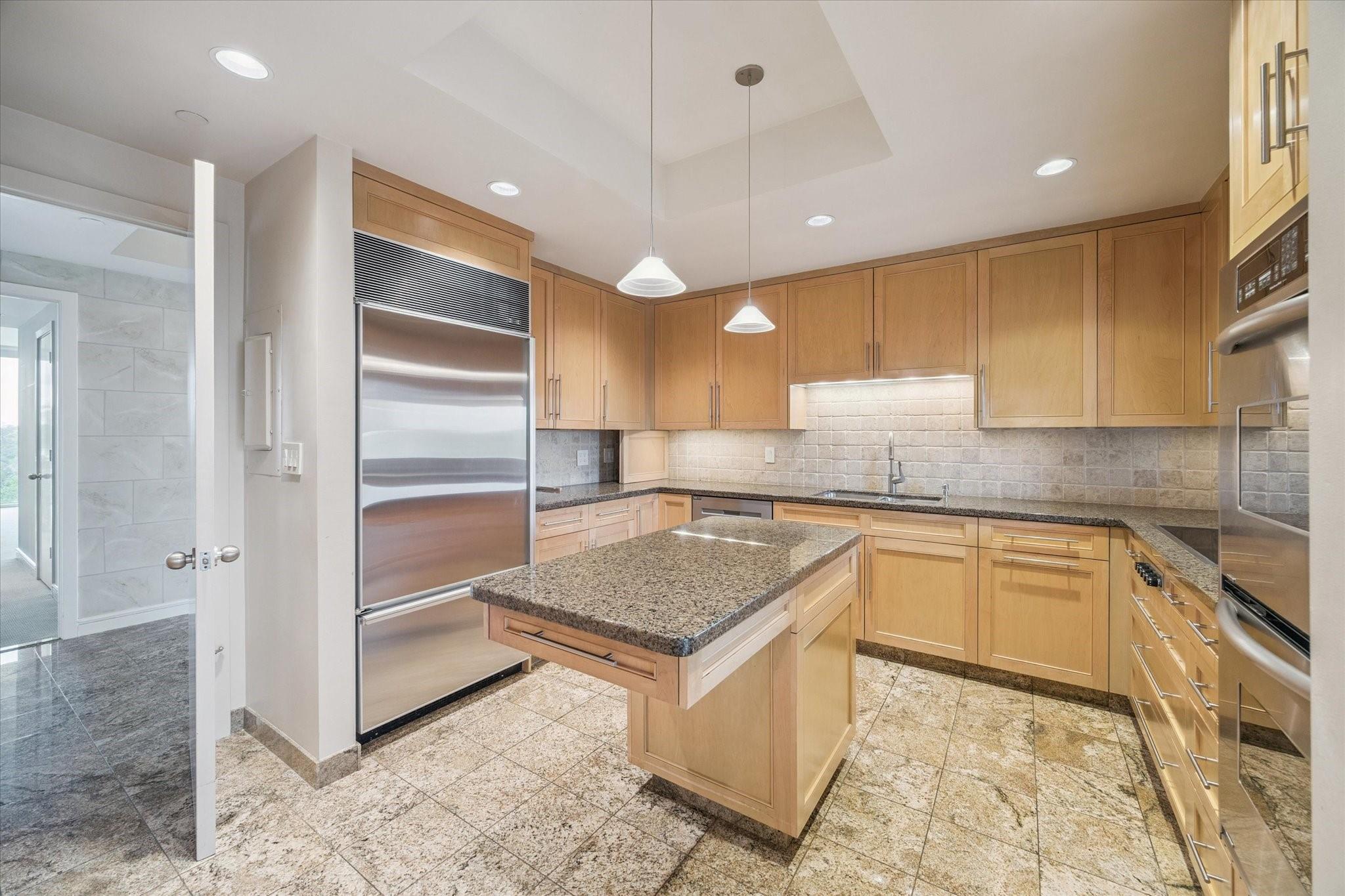 121 N Post Oak Lane # 701