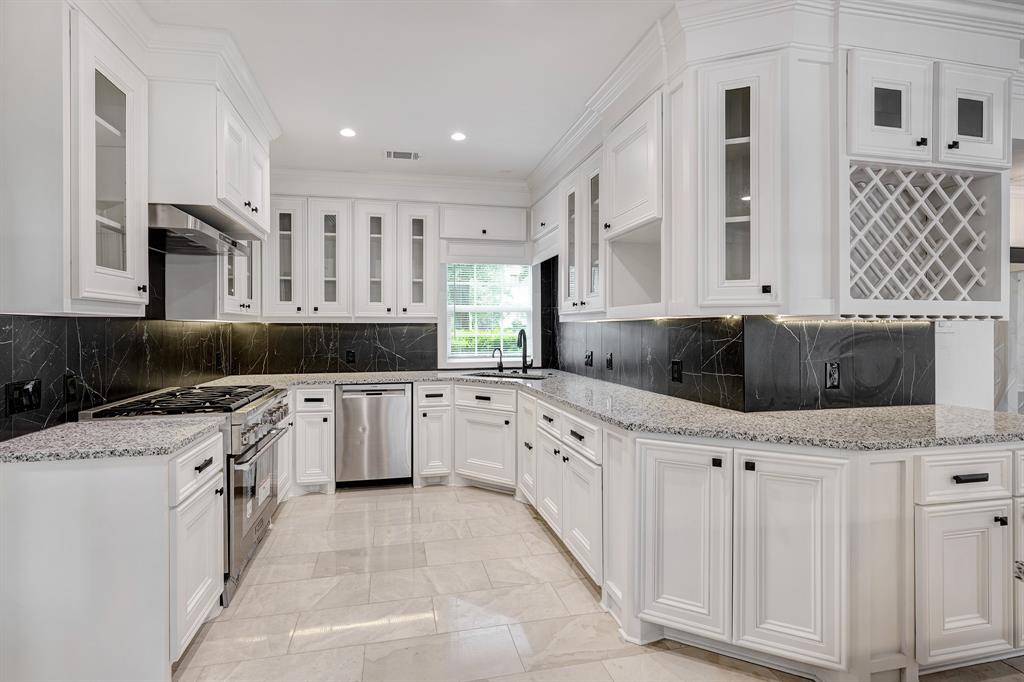3071 Locke Lane