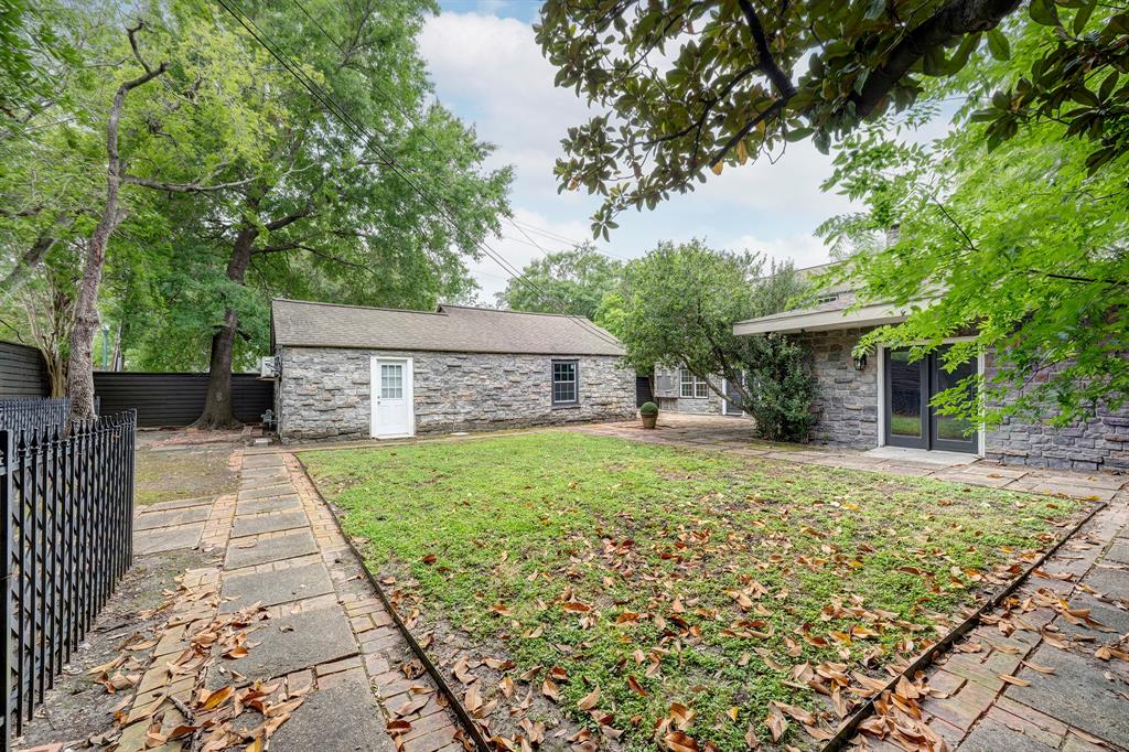 3071 Locke Lane