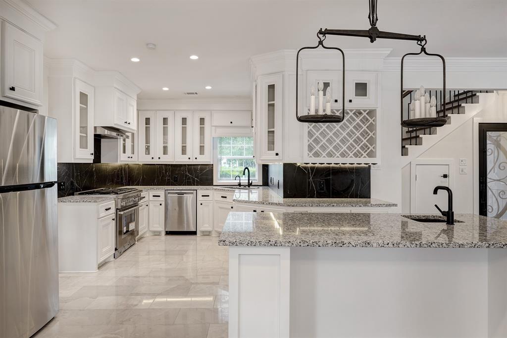 3071 Locke Lane