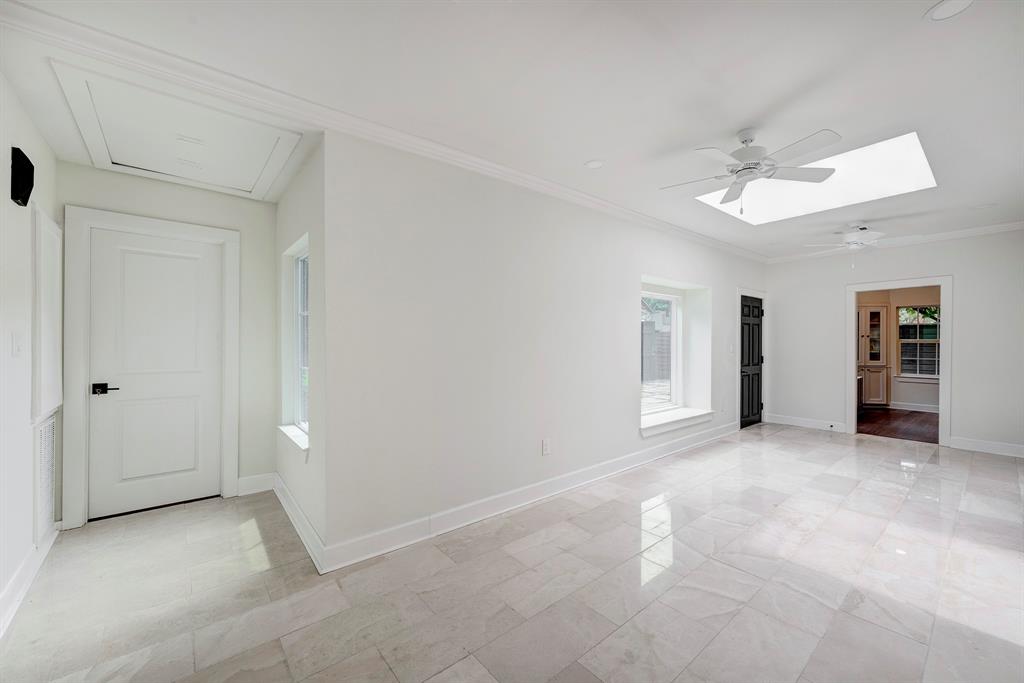 3071 Locke Lane