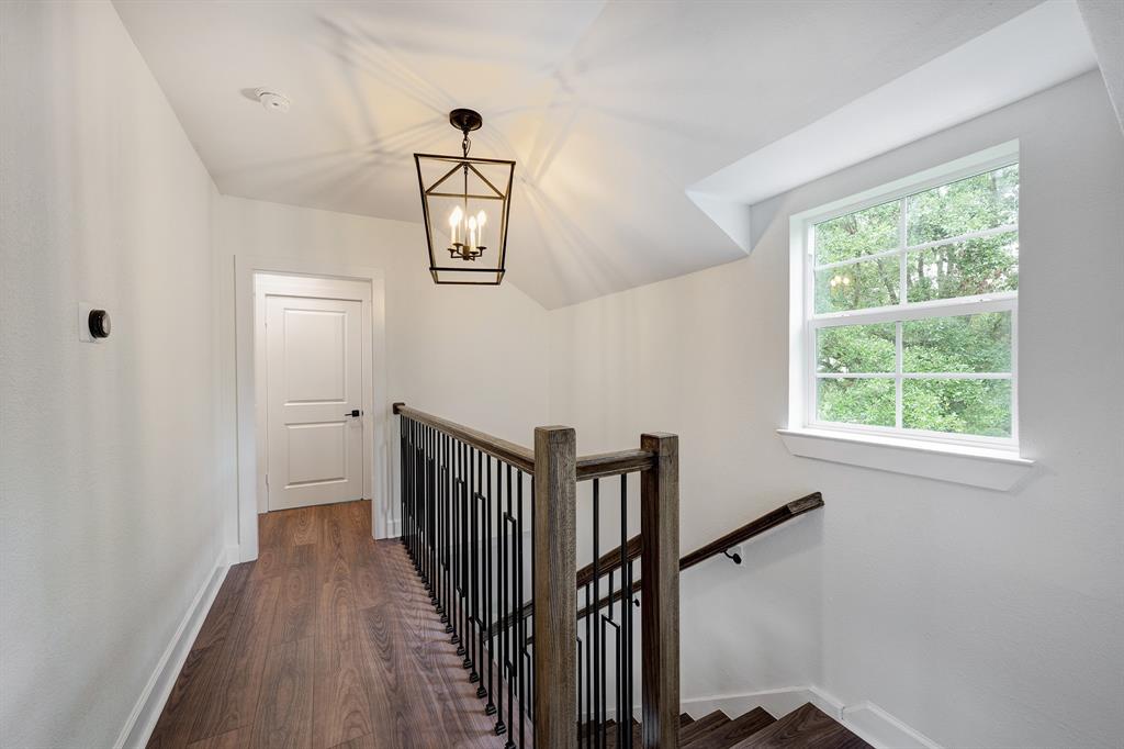 3071 Locke Lane