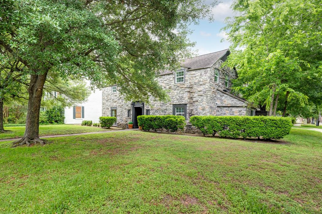 3071 Locke Lane