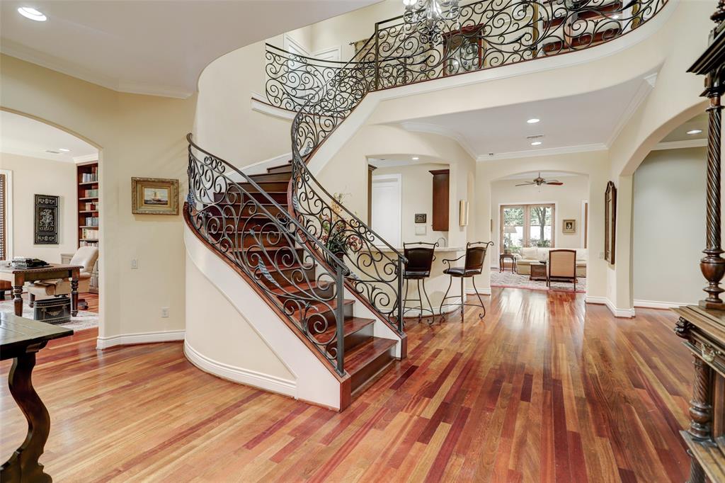 318 Pine Shadows Drive