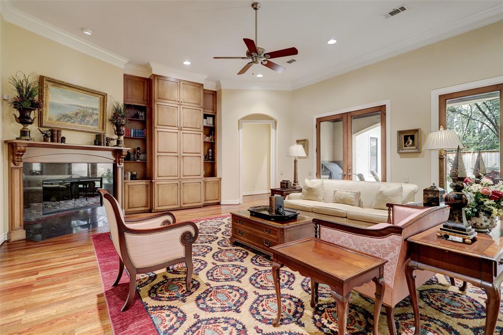 318 Pine Shadows Drive