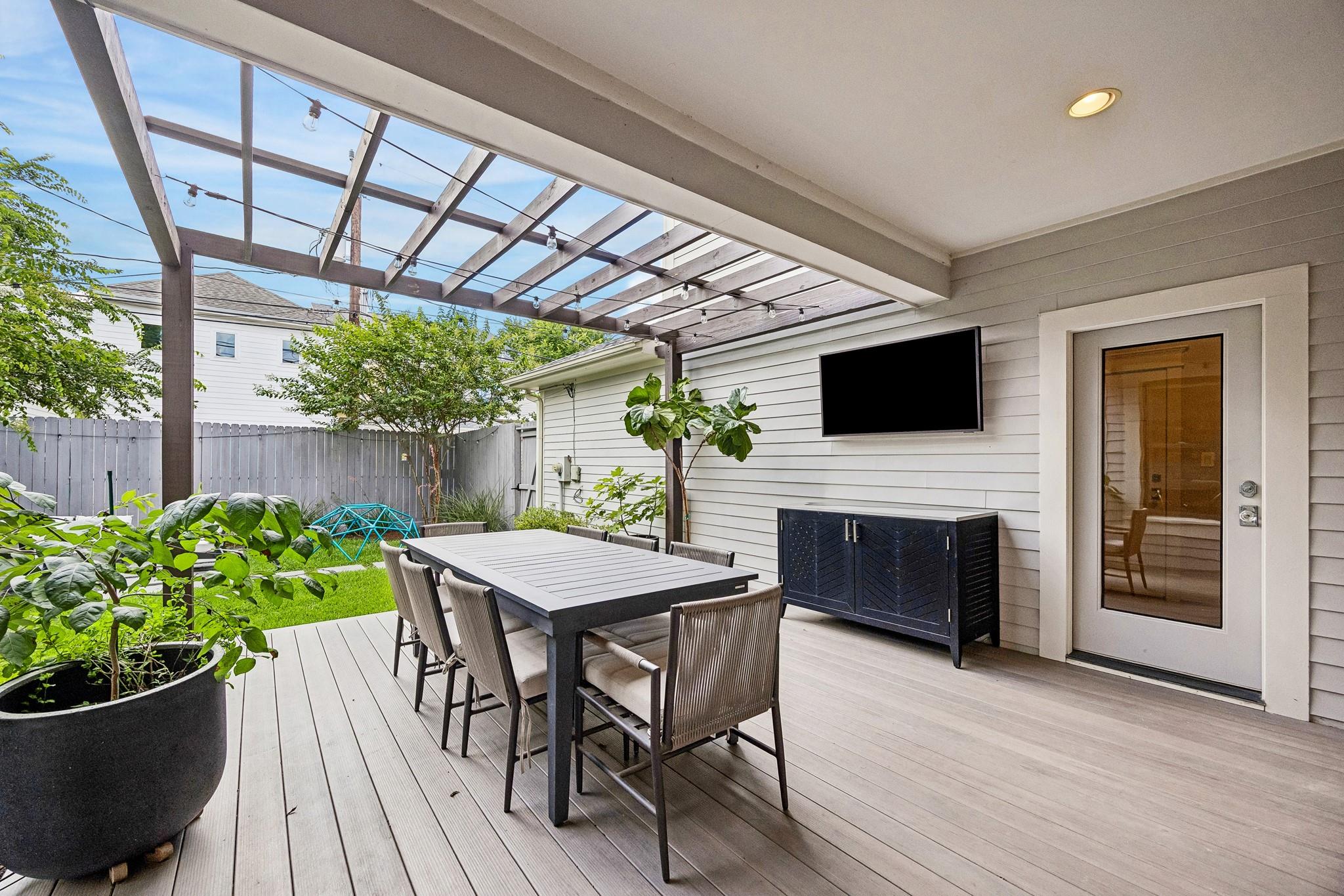 335 W 23rd Street