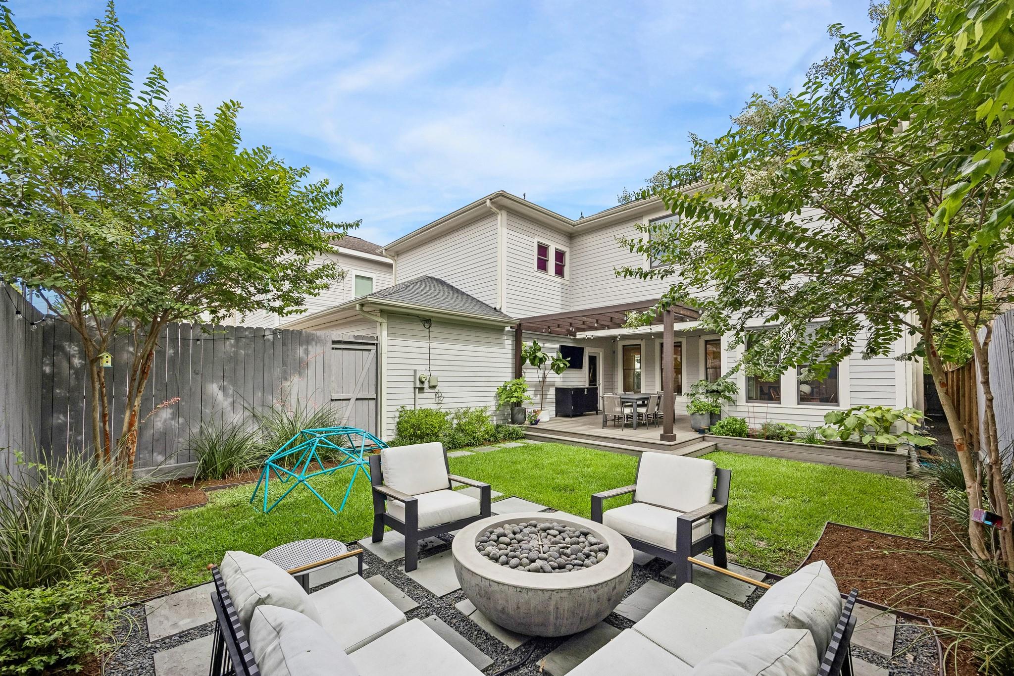 335 W 23rd Street