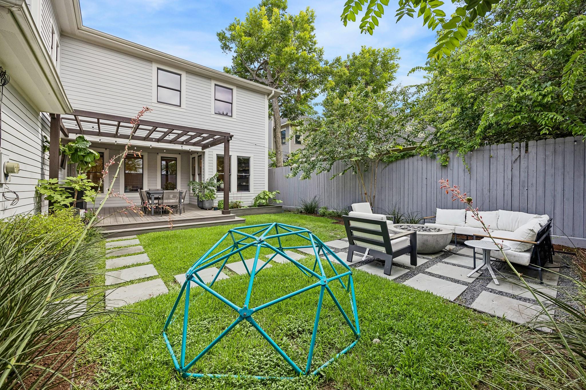 335 W 23rd Street