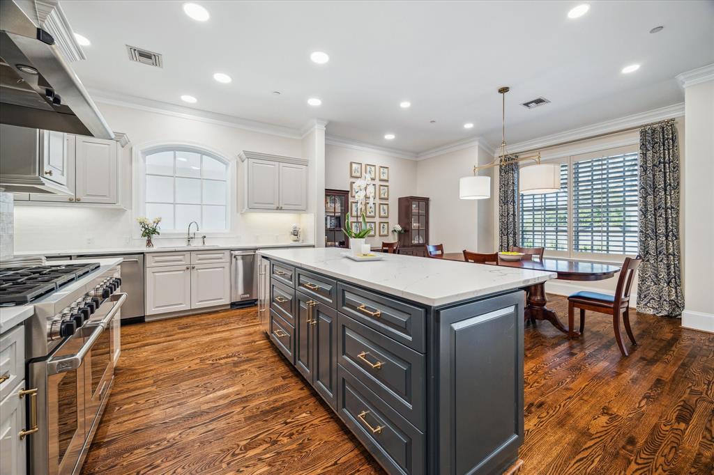 200 Mulberry Lane