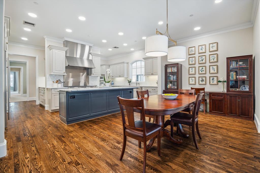 200 Mulberry Lane