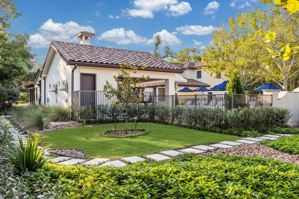 200 Mulberry Lane