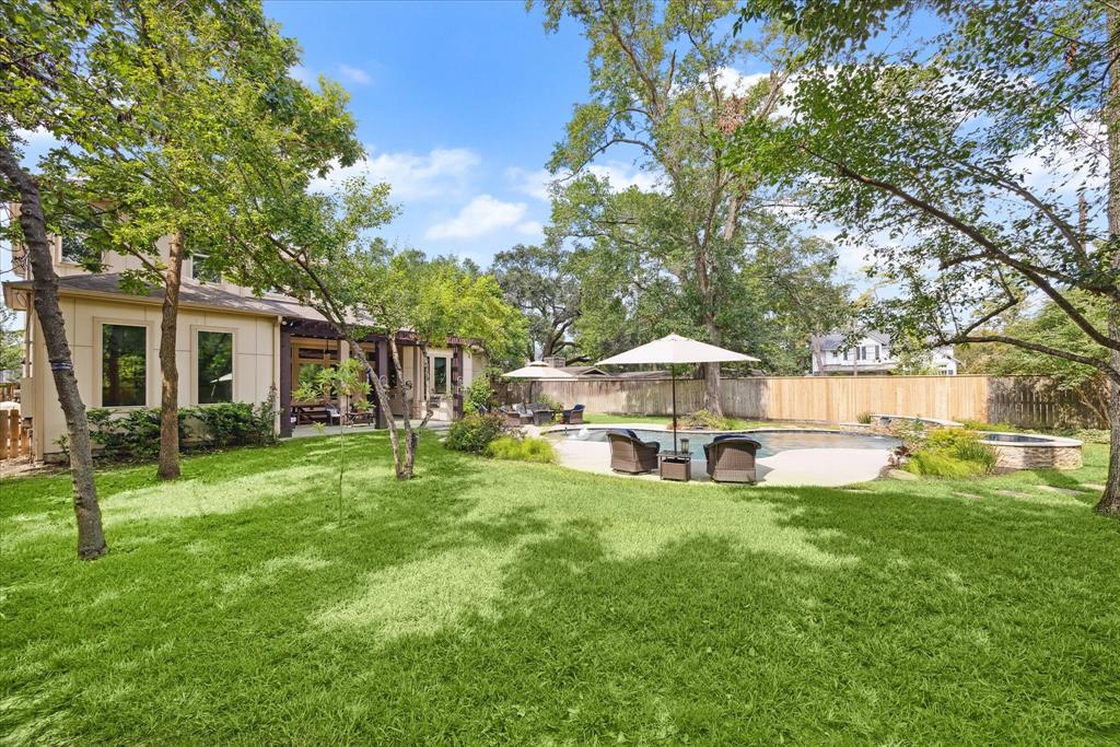 8827 Cavell Court