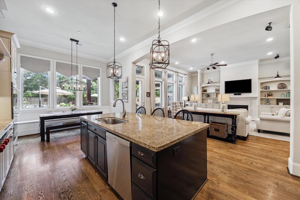 8827 Cavell Court