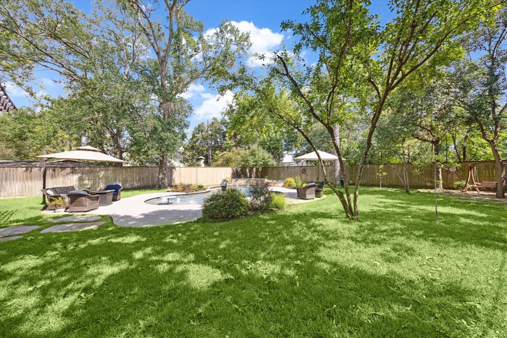 8827 Cavell Court
