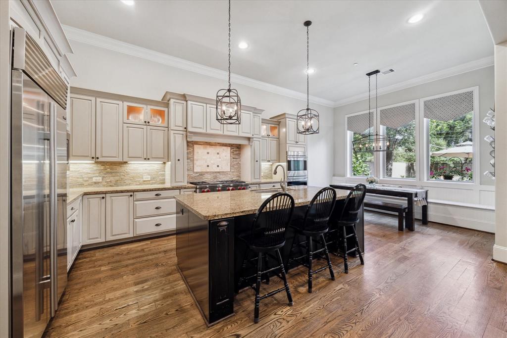 8827 Cavell Court