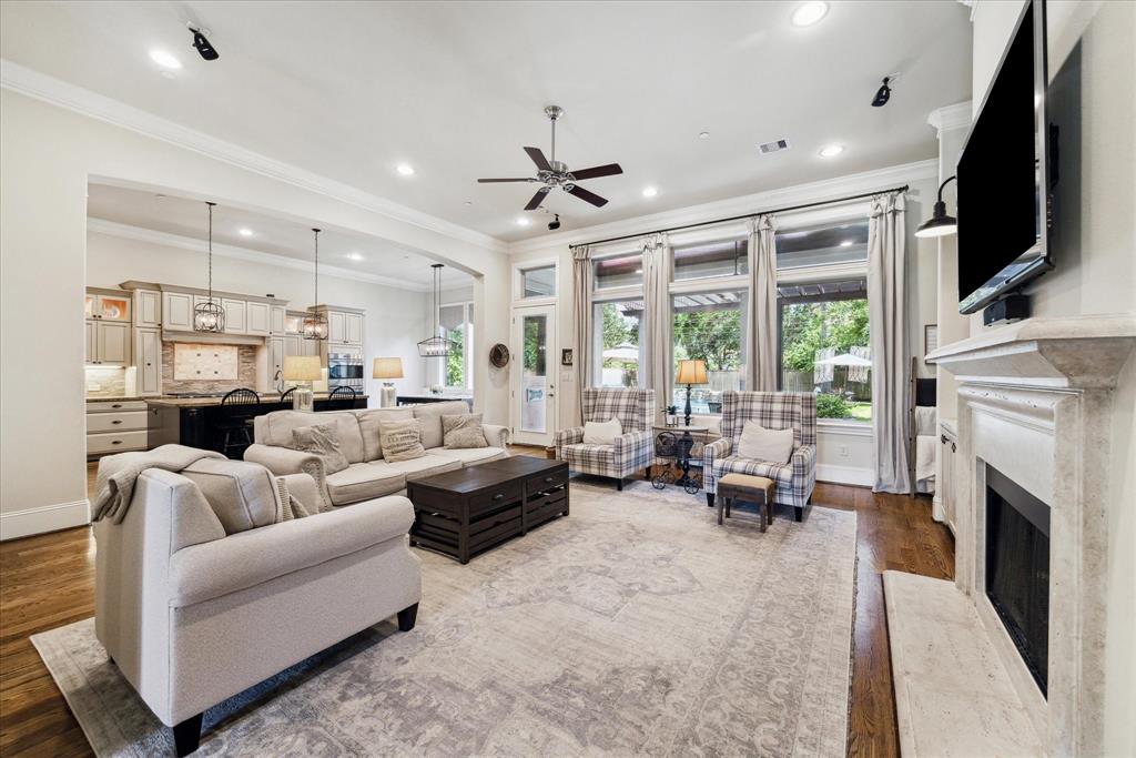 8827 Cavell Court