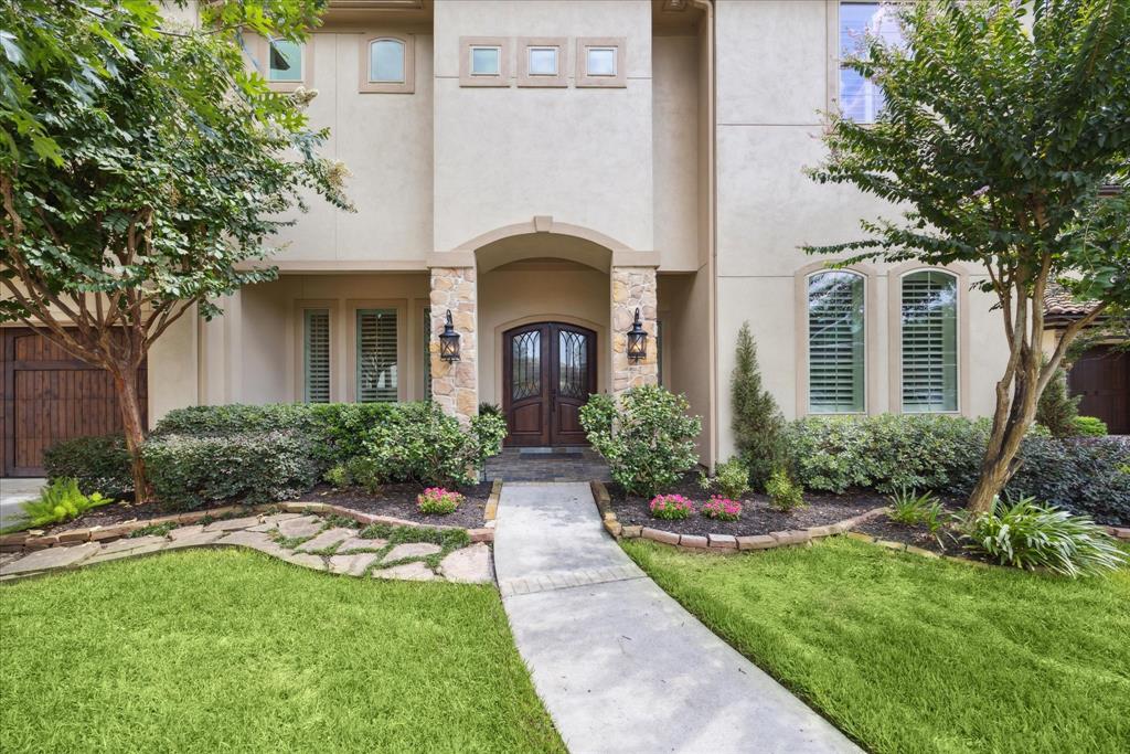 8827 Cavell Court