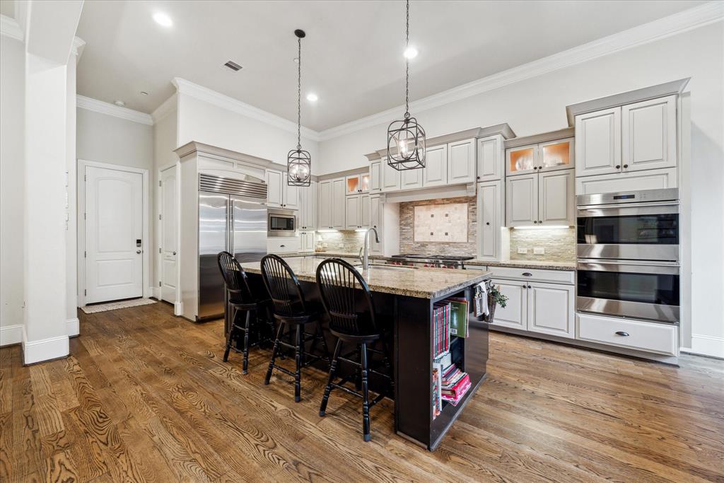 8827 Cavell Court