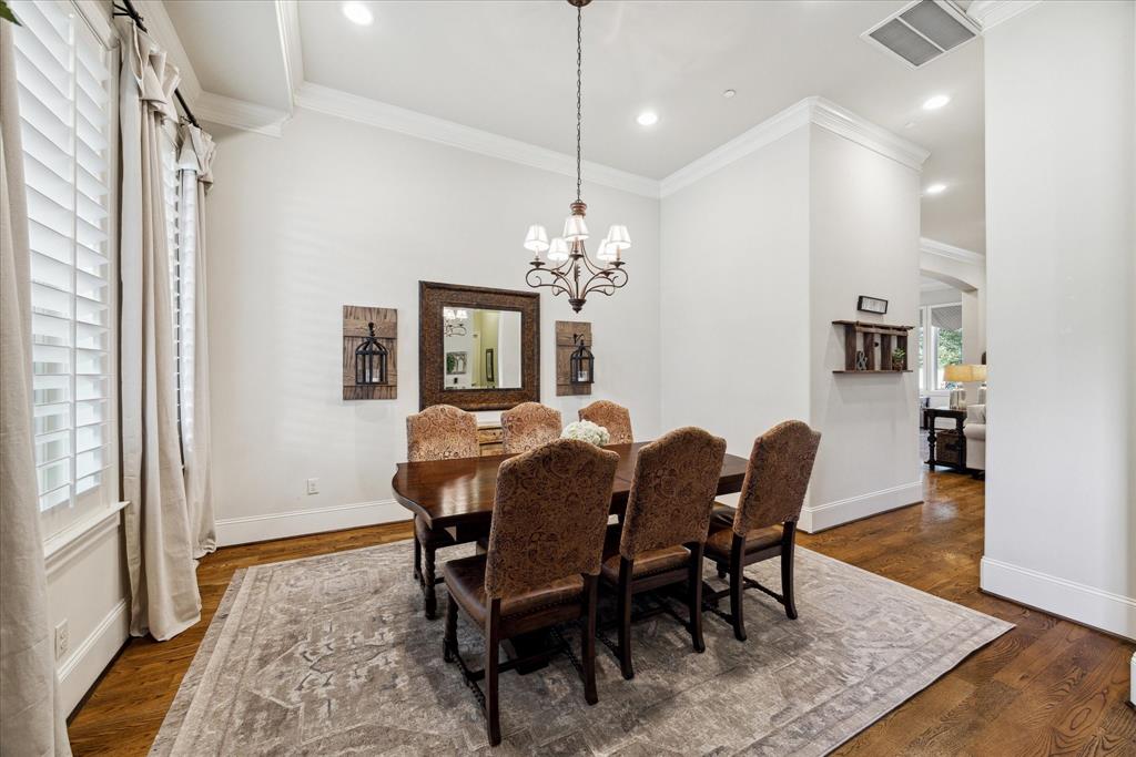 8827 Cavell Court