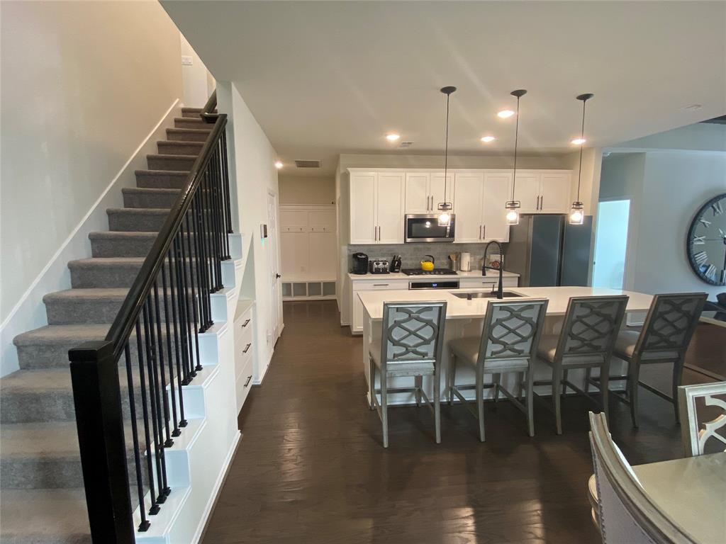 4007 Starbright Street