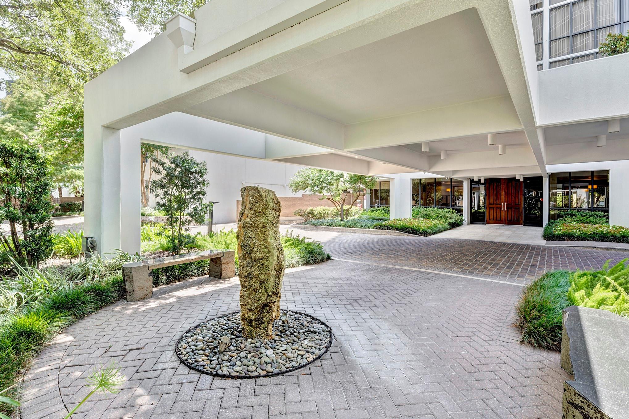 5001 Woodway Drive # 405