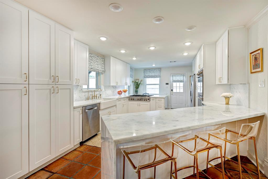 6213 Meadow Lake Lane