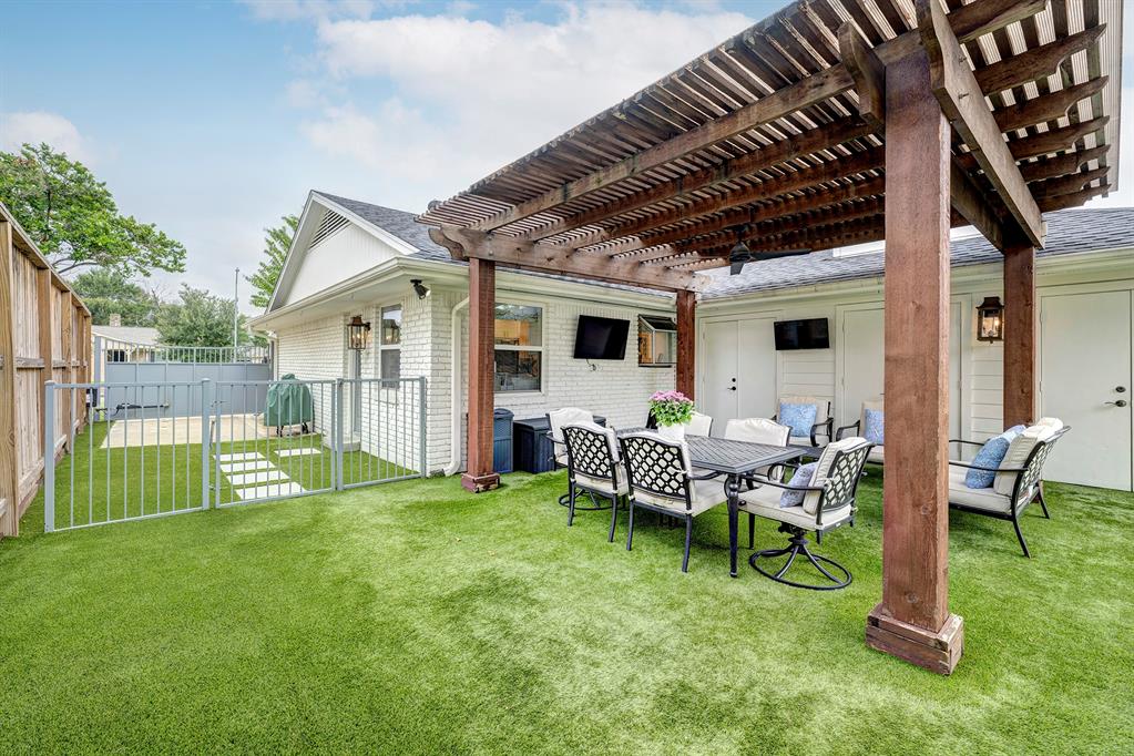 6213 Meadow Lake Lane