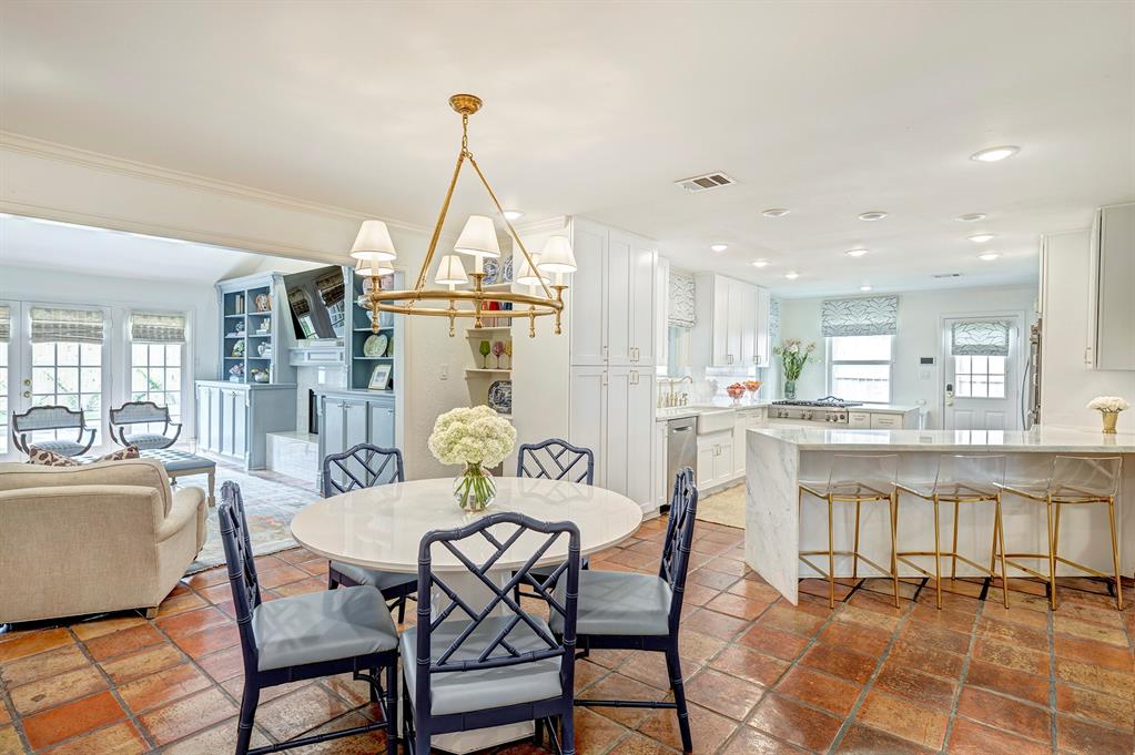 6213 Meadow Lake Lane
