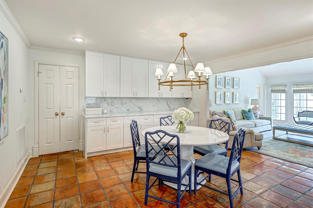 6213 Meadow Lake Lane