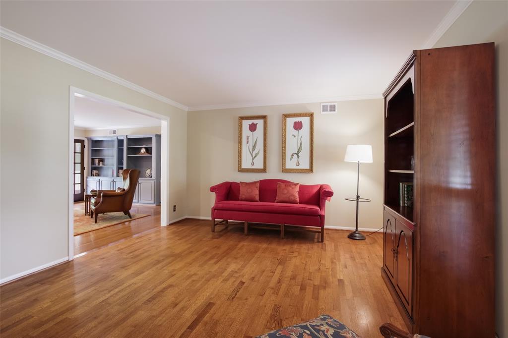 655 W Forest Drive