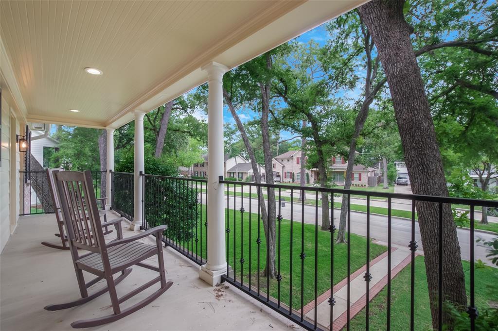 655 W Forest Drive