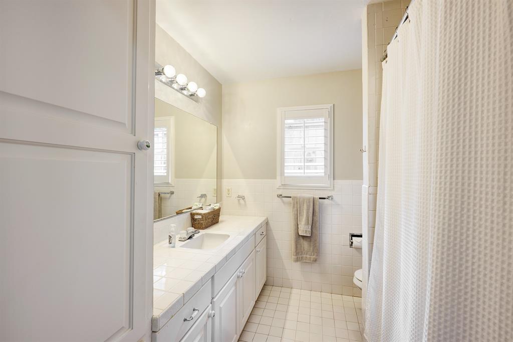 6015 Valley Forge Drive
