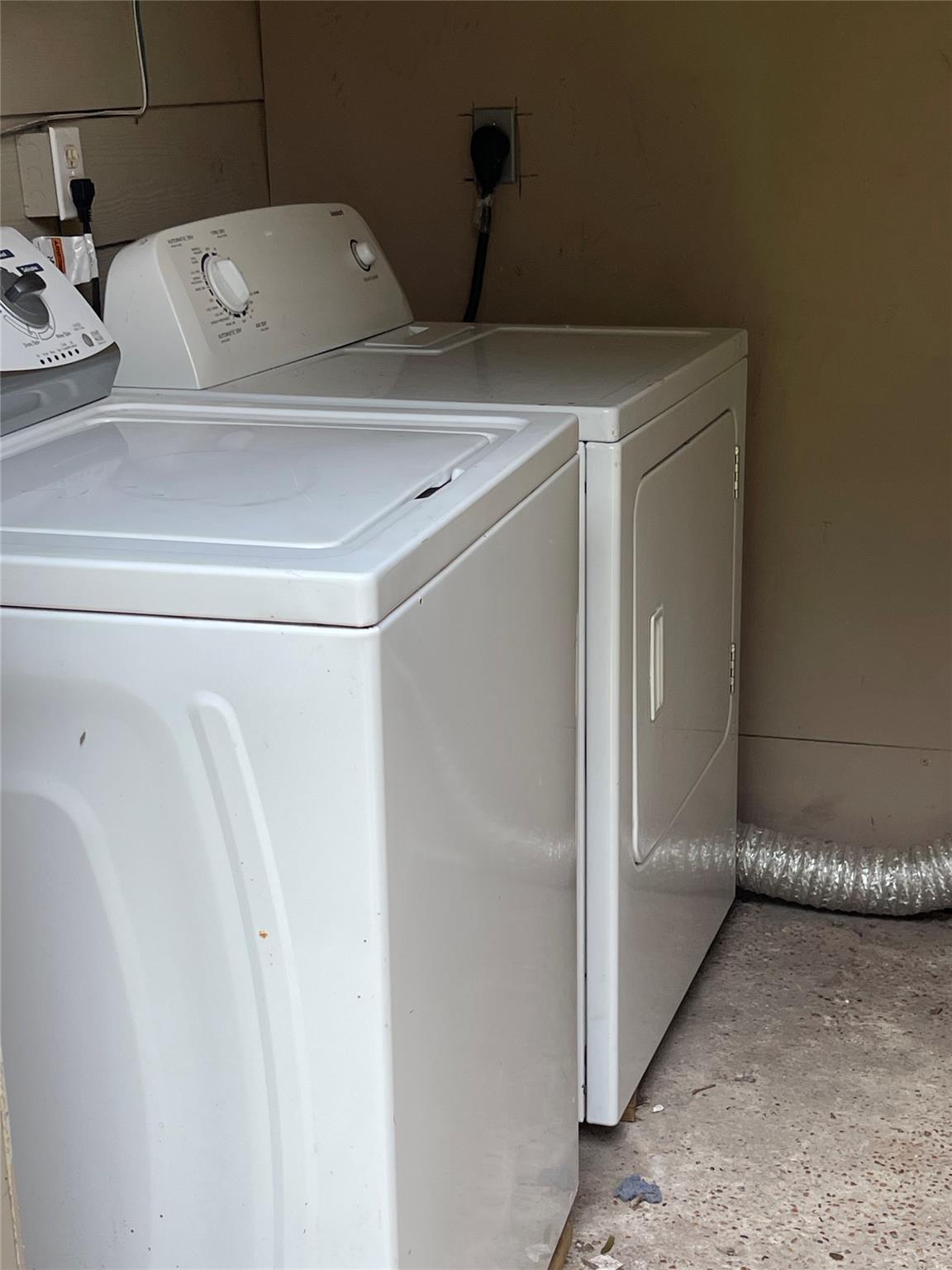 309 W 21st 1/2 Street Unit: UPPER