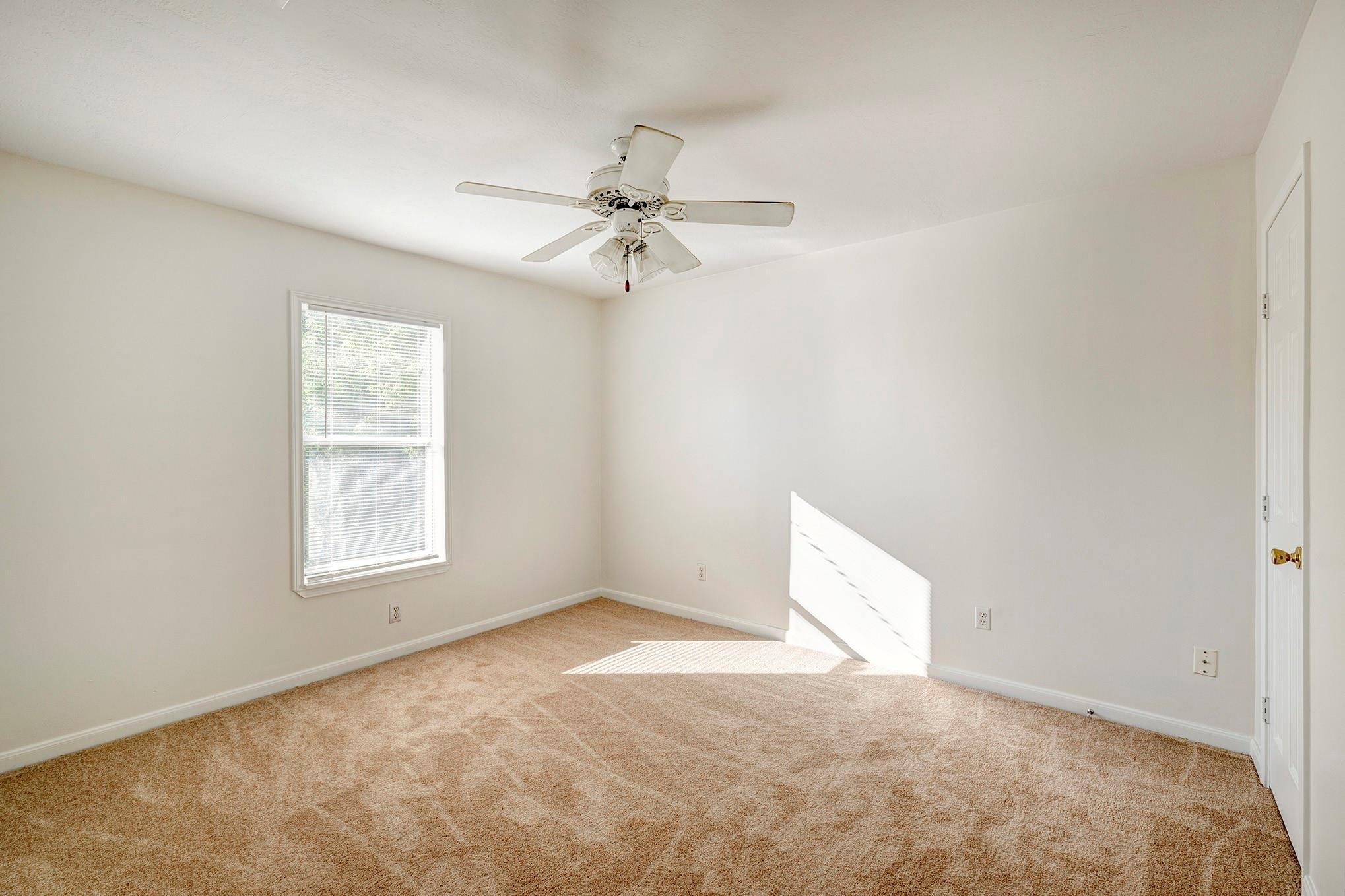 309 W 21st 1/2 Street Unit: UPPER