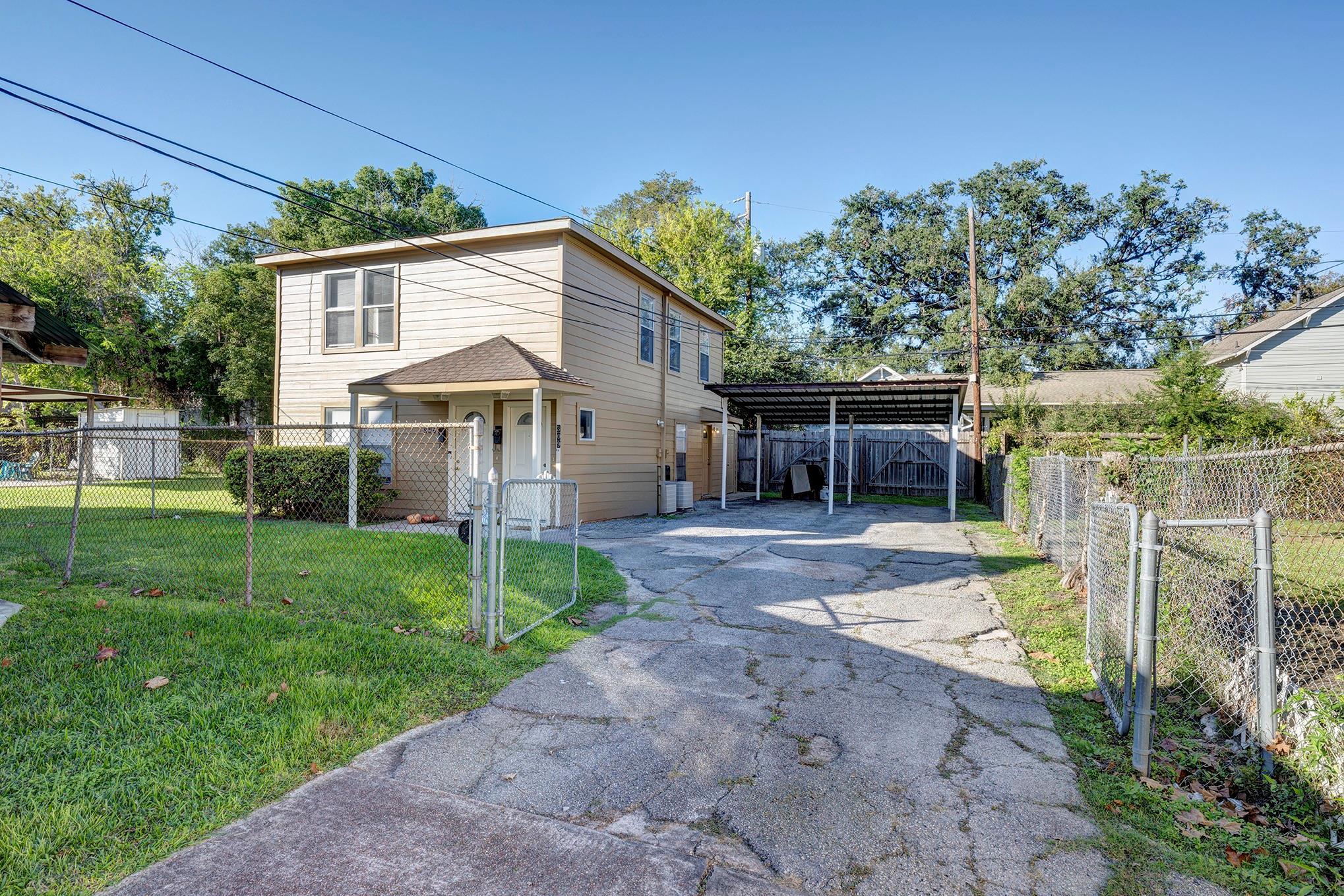 309 W 21st 1/2 Street Unit: UPPER