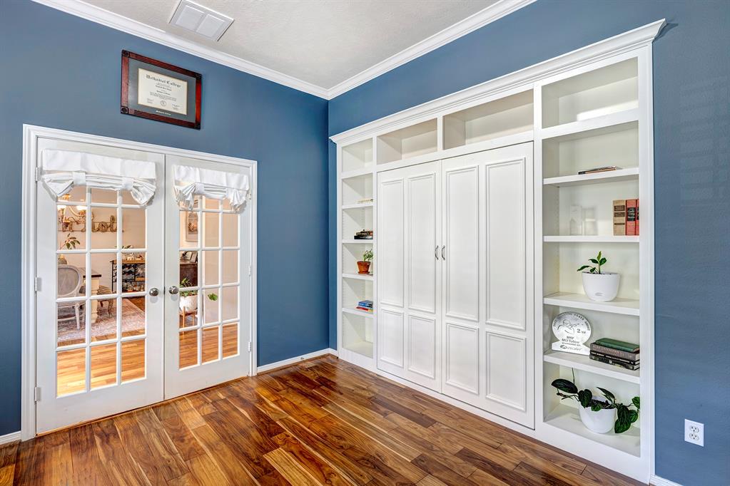 19 Split Rail Place
