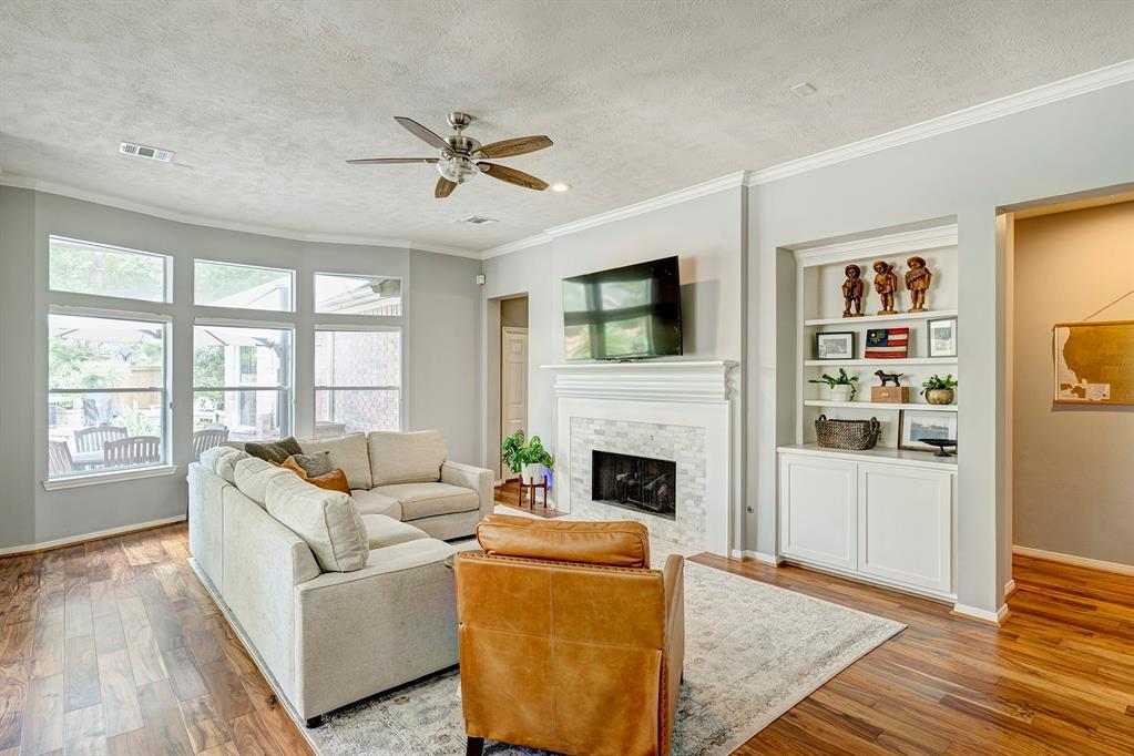 19 Split Rail Place